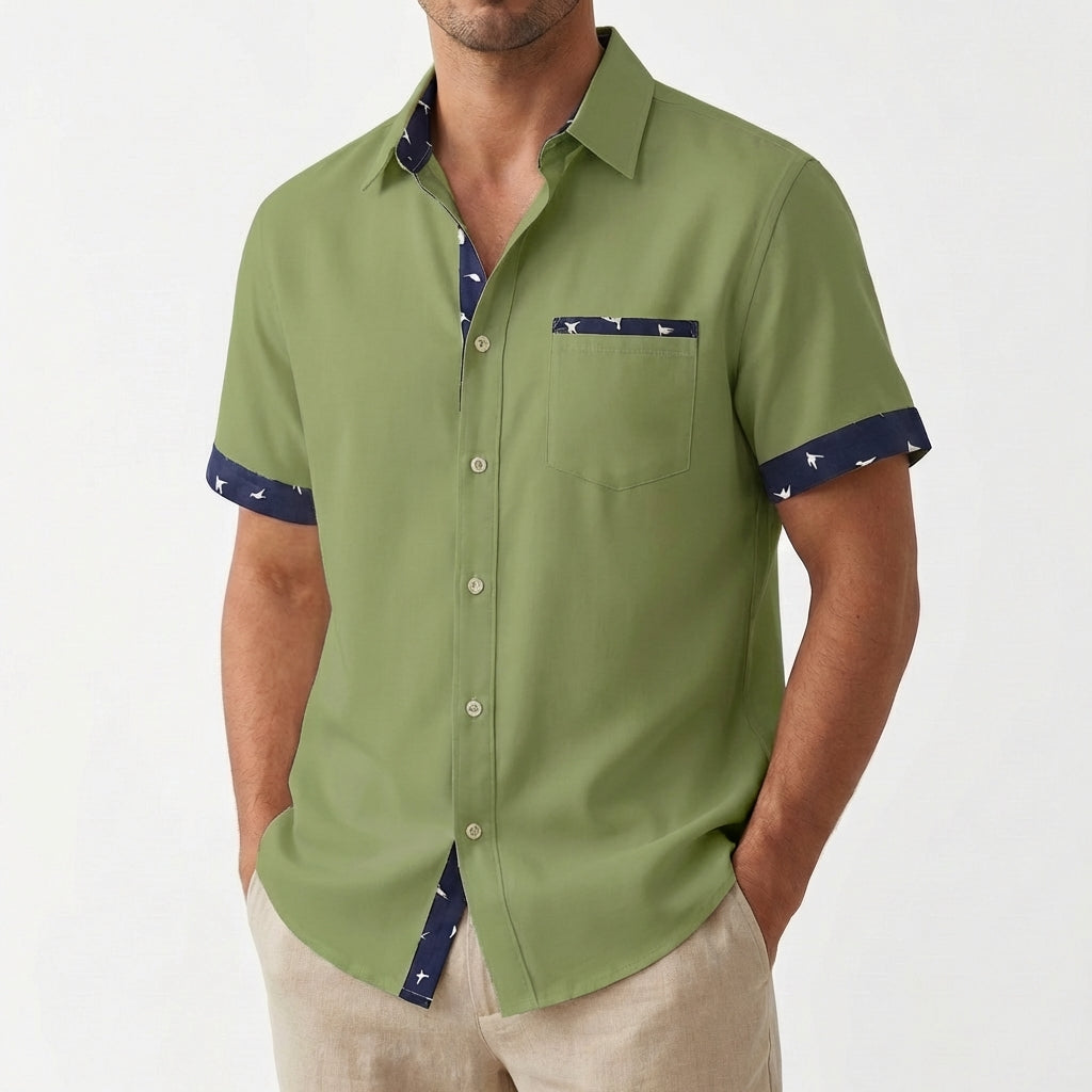 Camisa de Manga Corta para Hombre con Cuello de Solapa y Bordes Estampados