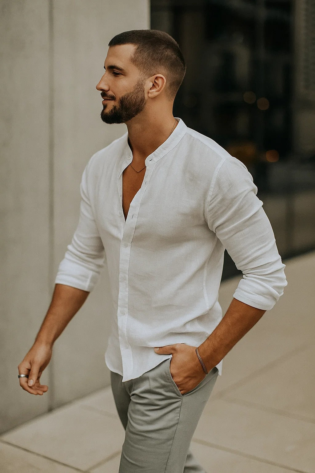 Camisa de Lino para Hombre con Cuello Clásico y Mangas de Tres Cuartos Ajustables